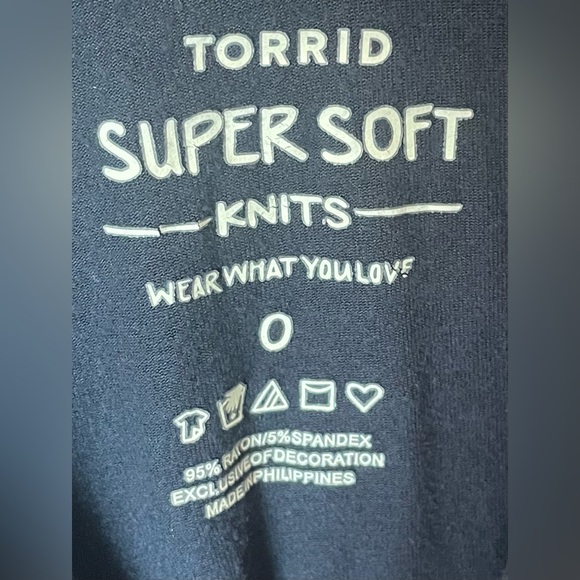 Woman’s Torrid Flowy Tank - Picture 7 of 8